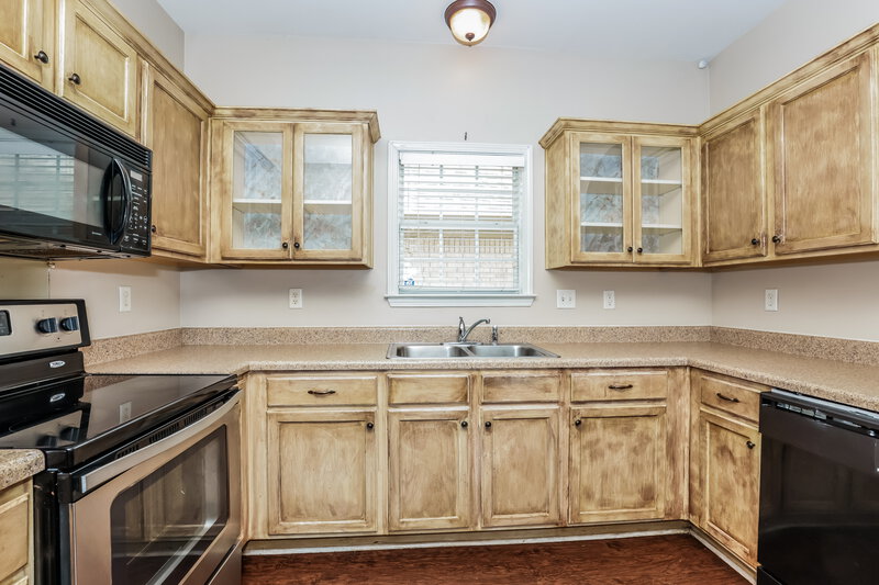 1,835/Mo, 8518 Griffin Park Dr Cordova, TN 38018 Kitchen View 2