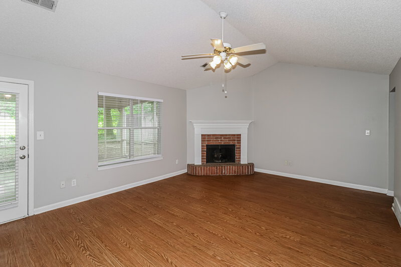 1,915/Mo, 6399 Sandbourne W Olive Branch, MS 38654 Living Room View