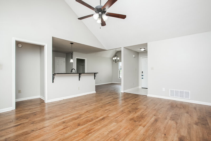 1,775/Mo, 10824 Ridgefield Dr Olive Branch, MS 38654 Living Room View