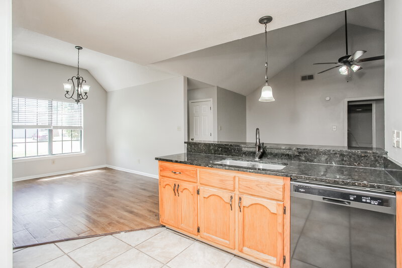 1,775/Mo, 10824 Ridgefield Dr Olive Branch, MS 38654 Kitchen View 2