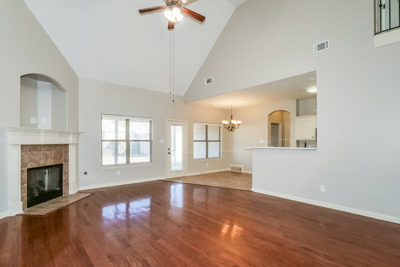 2,055/Mo, 15 Willow Springs Ln Oakland, TN 38060 Living Room View 2