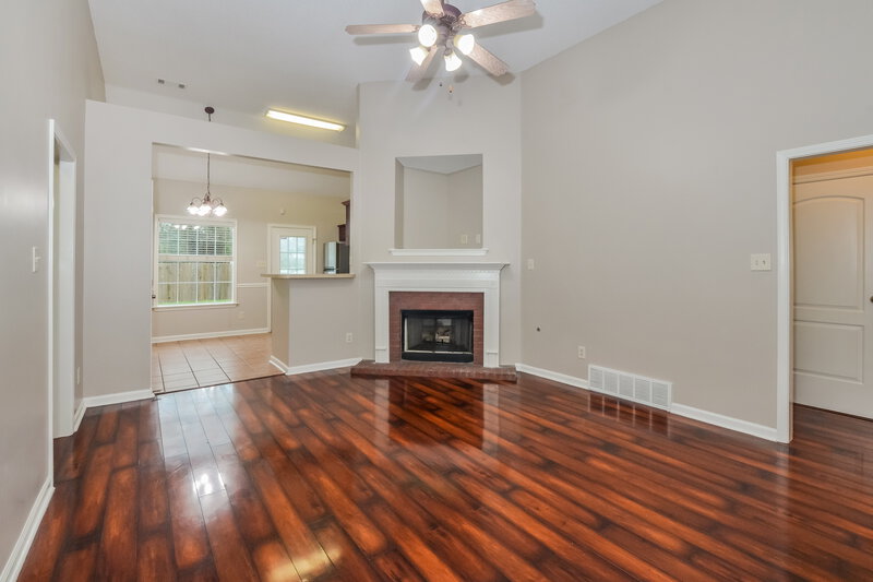 1,630/Mo, 10126 Lynham Dr Cordova, TN 38016 Living Room View