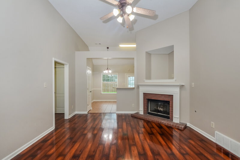 1,630/Mo, 10126 Lynham Dr Cordova, TN 38016 Living Room View 2