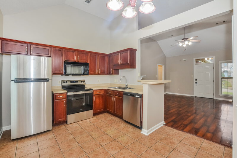1,630/Mo, 10126 Lynham Dr Cordova, TN 38016 Kitchen View 2
