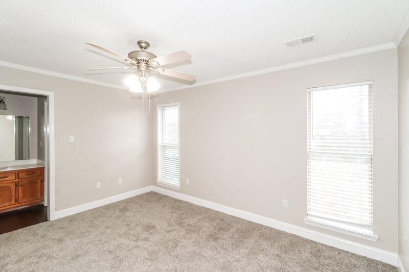 1,635/Mo, 10125 Oak Run Dr S Olive Branch, MS 38654 Main Bedroom View