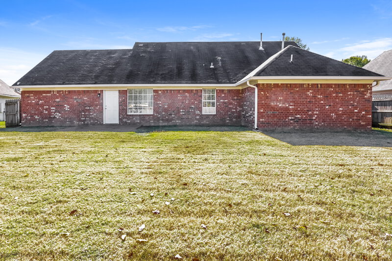 2,000/Mo, 11184 Ewe Turn Dr Arlington, TN 38002 Rear View