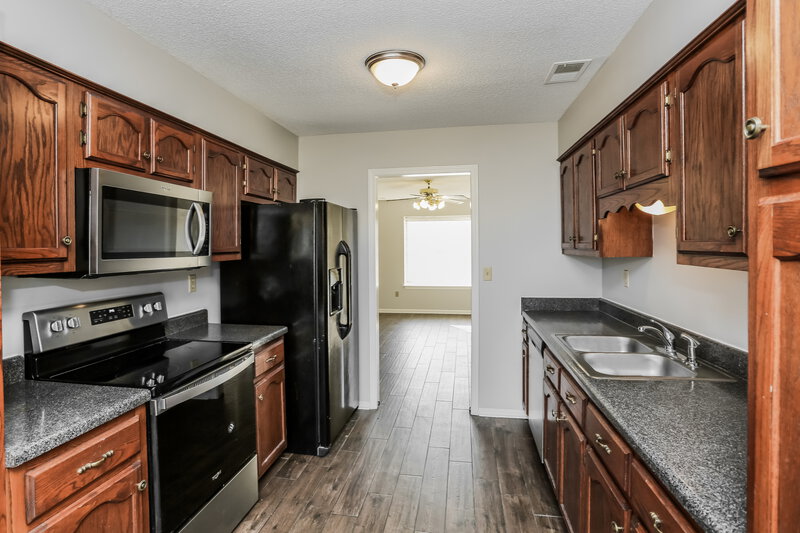 2,430/Mo, 6932 Amanda Dr N Olive Branch, MS 38654 Kitchen View