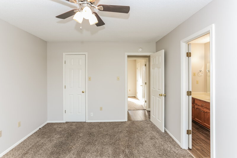 2,430/Mo, 6932 Amanda Dr N Olive Branch, MS 38654 Main Bedroom View