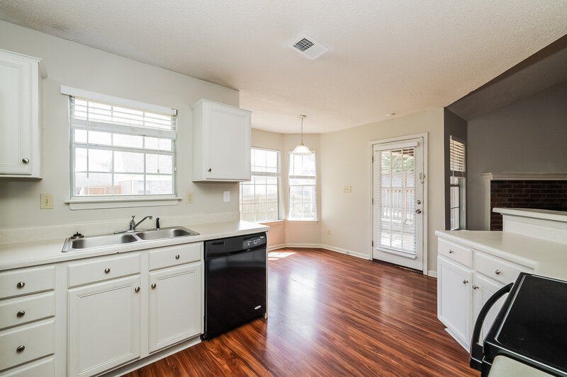 1,725/Mo, 7099 Show Boat Ln Cordova, TN 38018 Kitchen View 2