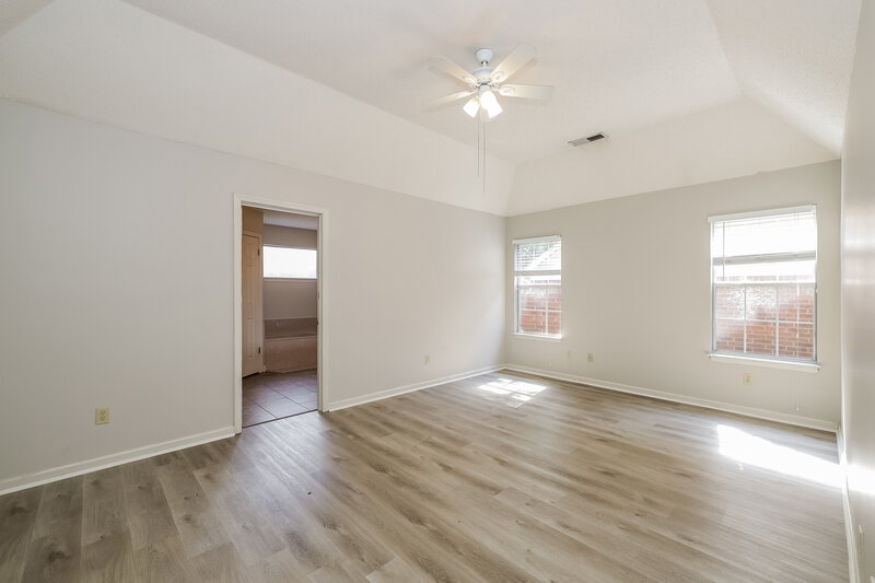1,725/Mo, 7099 Show Boat Ln Cordova, TN 38018 Main Bedroom View