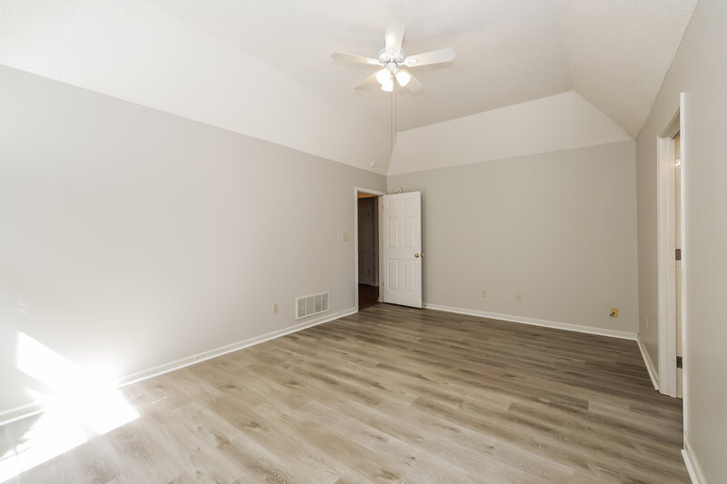 1,725/Mo, 7099 Show Boat Ln Cordova, TN 38018 Main Bedroom View 2