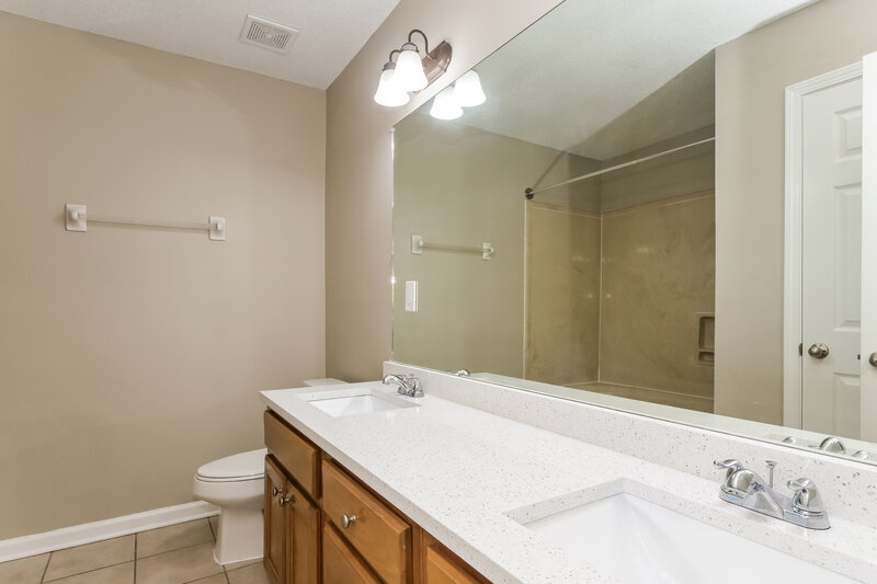 1,595/Mo, 2746 Virginia Woods Pl Arlington, TN 38002 Main Bathroom View