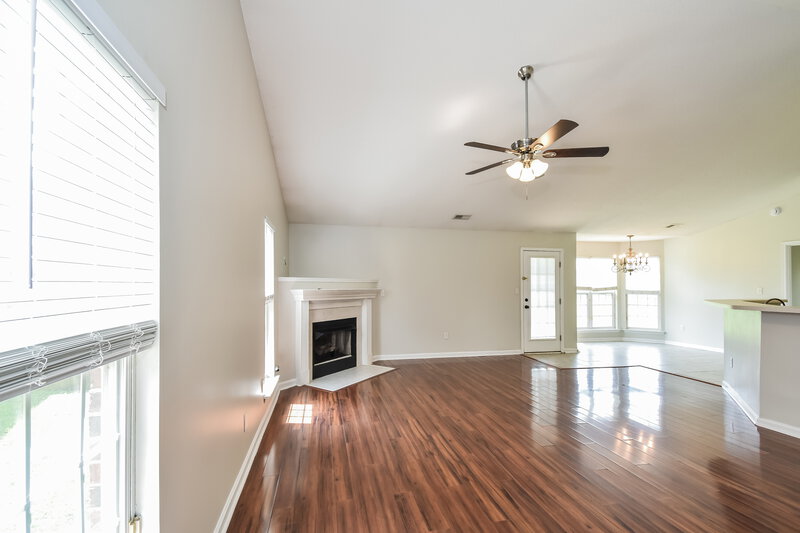 3,410/Mo, 11607 Evening Ridge Dr Arlington, TN 38002 Living Room View 2