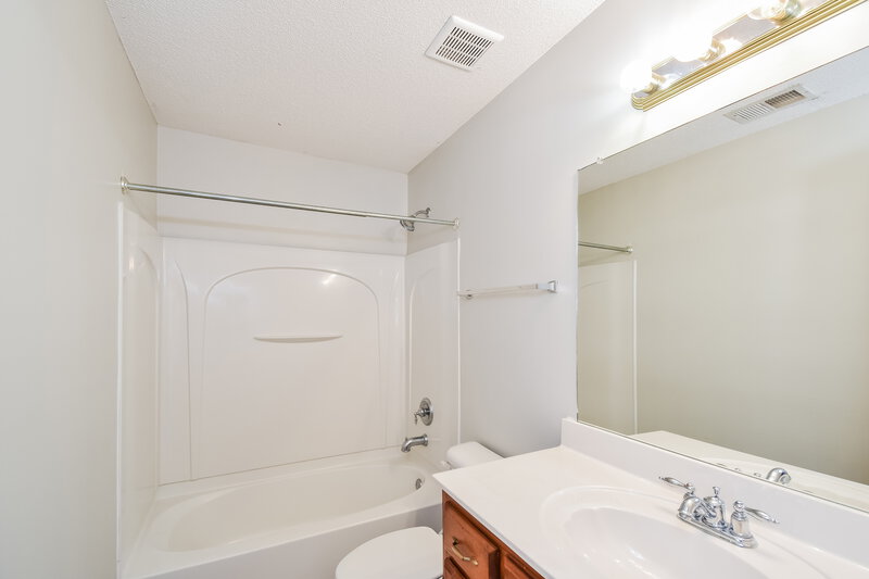 3,410/Mo, 11607 Evening Ridge Dr Arlington, TN 38002 Bathroom View