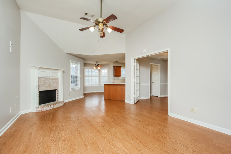 2,700/Mo, 8314 Garden Willow Ln Cordova, TN 38016 Living Room View