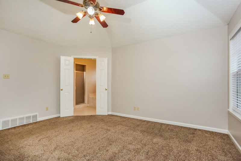 2,700/Mo, 8314 Garden Willow Ln Cordova, TN 38016 Main Bedroom View 2