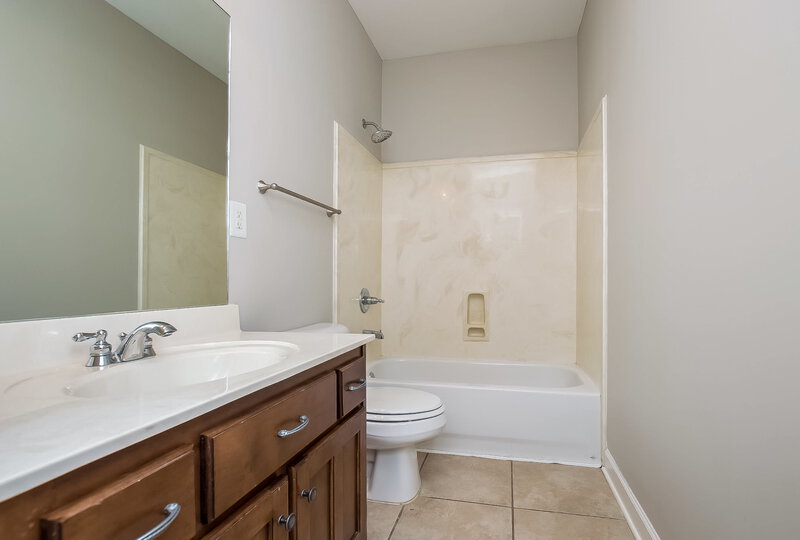 2,565/Mo, 2961 Keeley Cv Southaven, MS 38671 Bathroom View 2