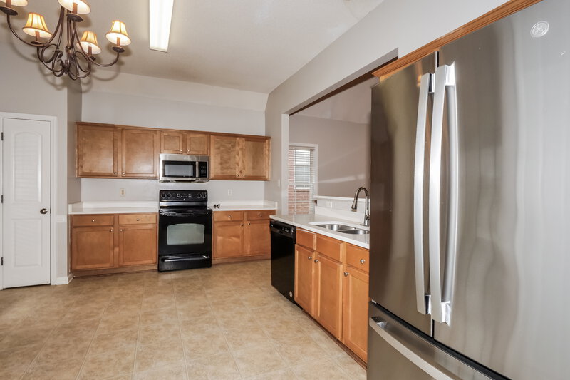 1,805/Mo, 10215 Morning Hill Dr Cordova, TN 38016 Kitchen View