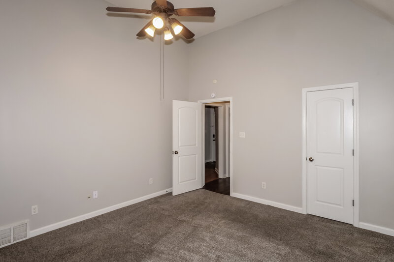 1,805/Mo, 10215 Morning Hill Dr Cordova, TN 38016 Main Bedroom View 2