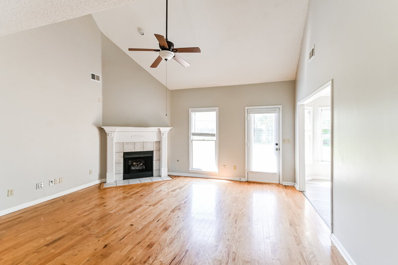 2,185/Mo, 7993 Stembridge St Arlington, TN 38002 Living Room View 2