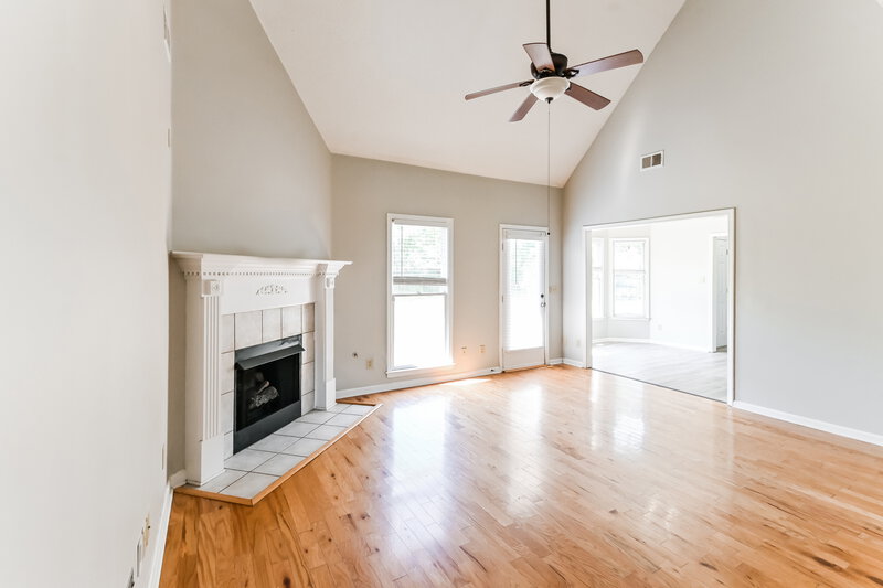 2,185/Mo, 7993 Stembridge St Arlington, TN 38002 Living Room View 3