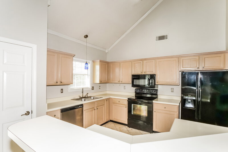 1,995/Mo, 3143 Woodland Pine Dr Lakeland, TN 38002 Kitchen View