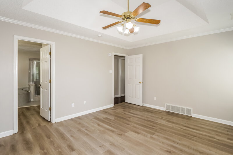 1,995/Mo, 3143 Woodland Pine Dr Lakeland, TN 38002 Main Bedroom View 2