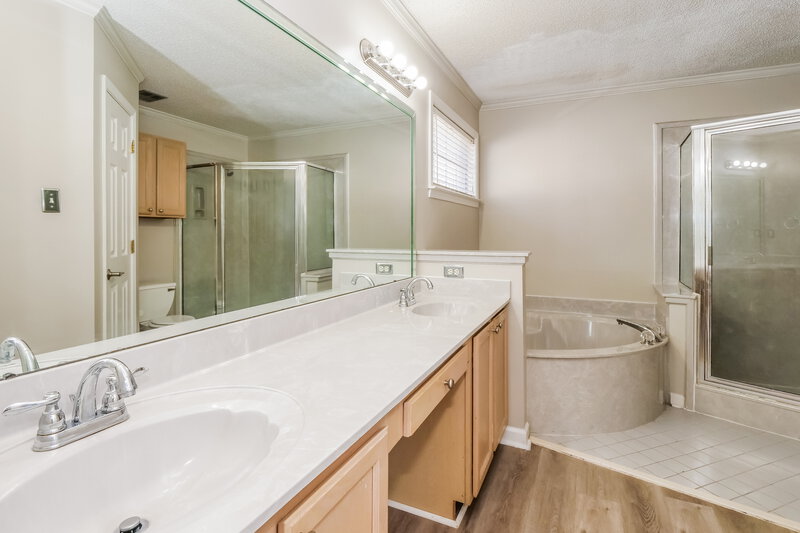 1,995/Mo, 3143 Woodland Pine Dr Lakeland, TN 38002 Main Bathroom View