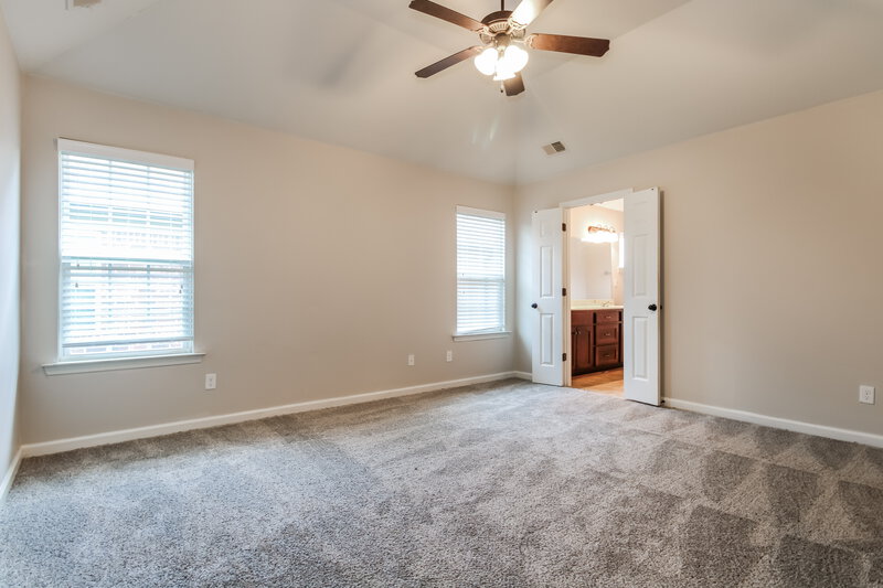 2,950/Mo, 9042 Billy Pat Dr Olive Branch, MS 38654 Main Bedroom View