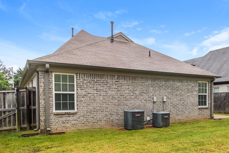 2,950/Mo, 9042 Billy Pat Dr Olive Branch, MS 38654 Rear View 2