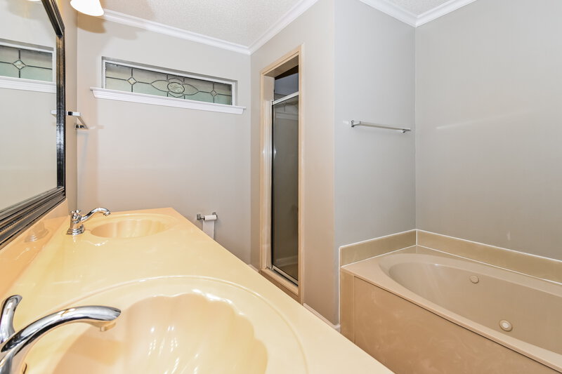 2,330/Mo, 5109 Jon Oak Dr Arlington, TN 38002 Main Bathroom View