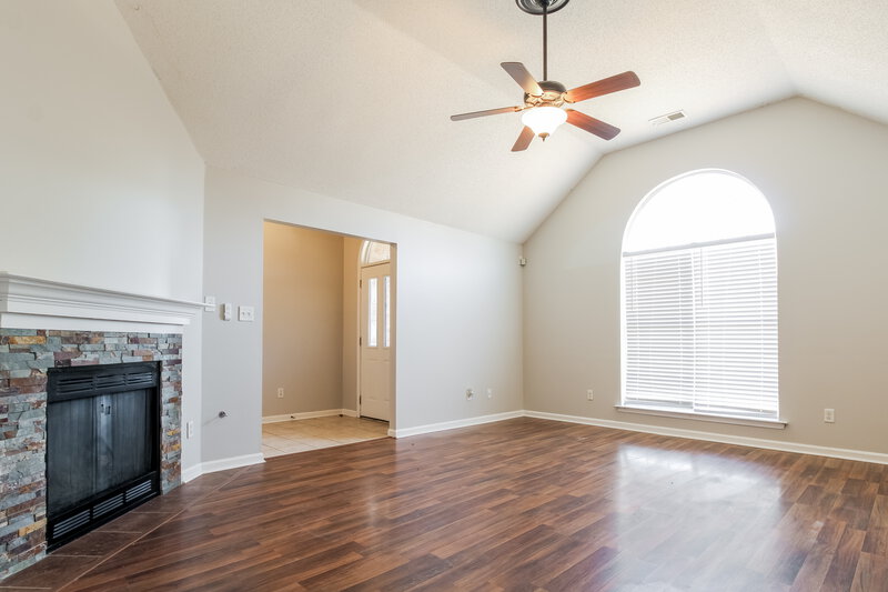 2,085/Mo, 5356 Hidden Meadows Dr Arlington, TN 38002 Living Room View