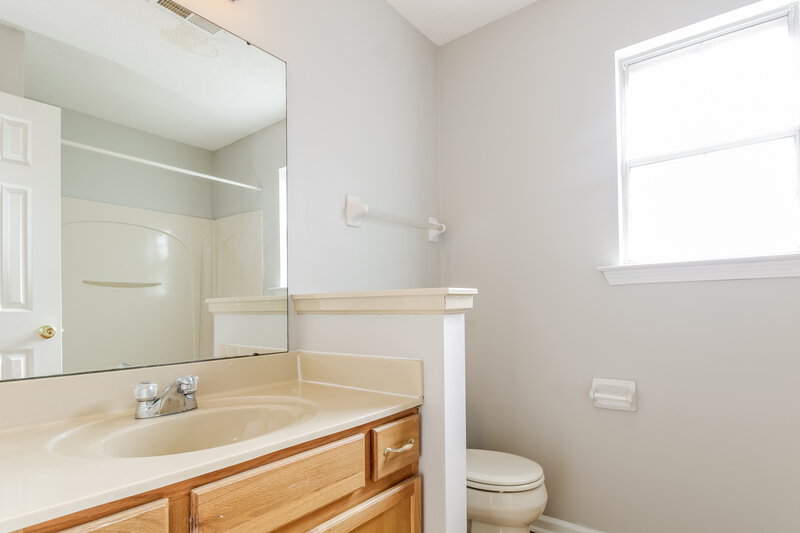 2,085/Mo, 5356 Hidden Meadows Dr Arlington, TN 38002 Bathroom View