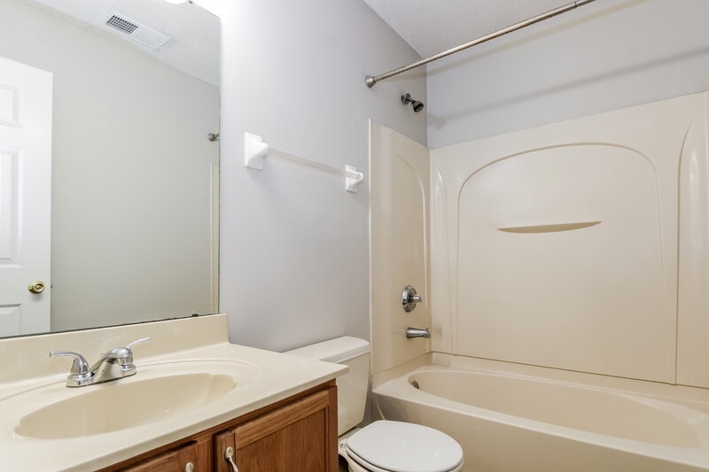 2,085/Mo, 5356 Hidden Meadows Dr Arlington, TN 38002 Bathroom View 2