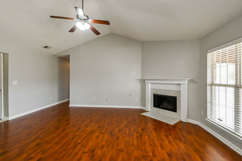 1,970/Mo, 13251 Braybourne Pkwy Olive Branch, MS 38654 Living Room View