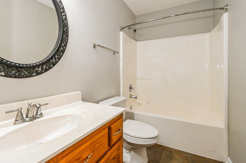 1,970/Mo, 13251 Braybourne Pkwy Olive Branch, MS 38654 Bathroom View