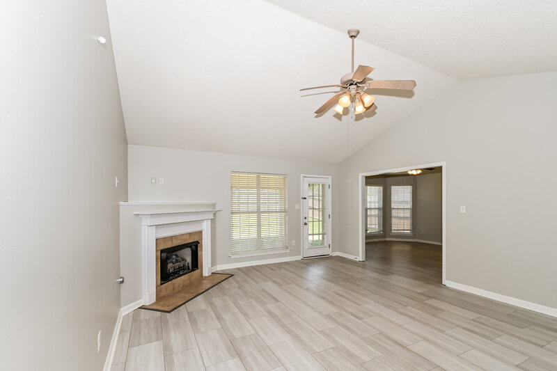 2,205/Mo, 10812 Paul Coleman Dr Olive Branch, MS 38654 Living Room View