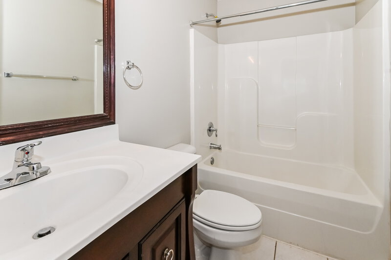 2,205/Mo, 10812 Paul Coleman Dr Olive Branch, MS 38654 Bathroom View