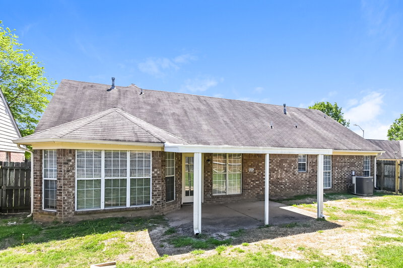 2,205/Mo, 10812 Paul Coleman Dr Olive Branch, MS 38654 Rear View