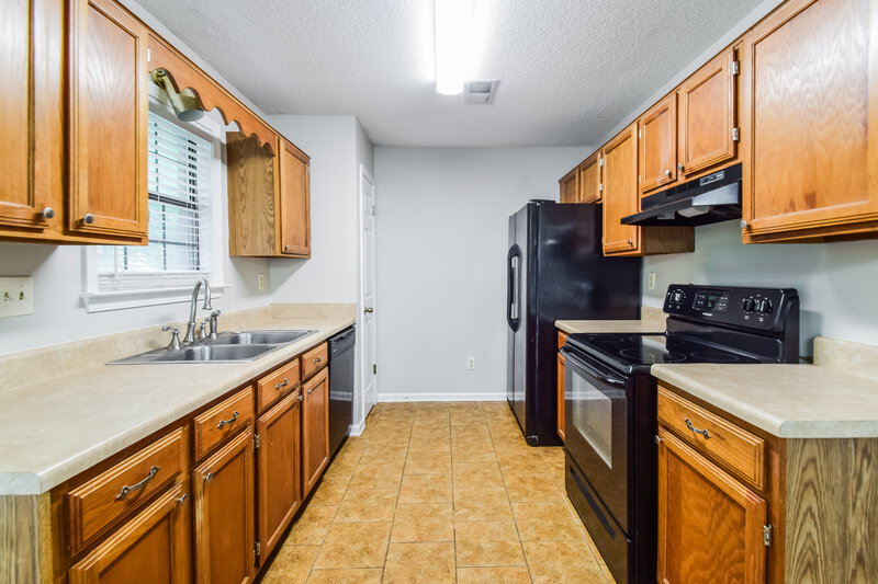 1,870/Mo, 390 Cherry Tree Ln Southaven, MS 38671 Kitchen View