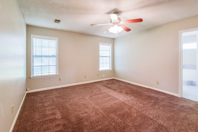 1,870/Mo, 390 Cherry Tree Ln Southaven, MS 38671 Main Bedroom View 2