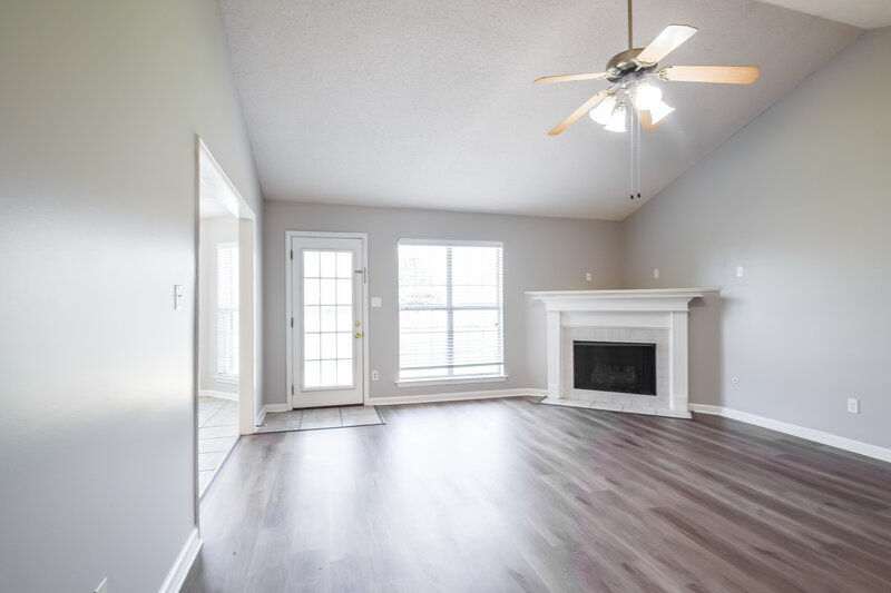 2,225/Mo, 6379 Sandbourne E Olive Branch, MS 38654 Living Room View