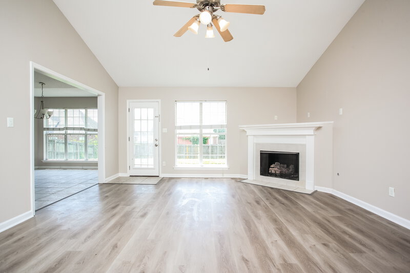 1,970/Mo, 6379 Sandbourne E Olive Branch, MS 38654 Living Room View 2