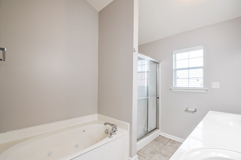 2,225/Mo, 6379 Sandbourne E Olive Branch, MS 38654 Main Bathroom View 2