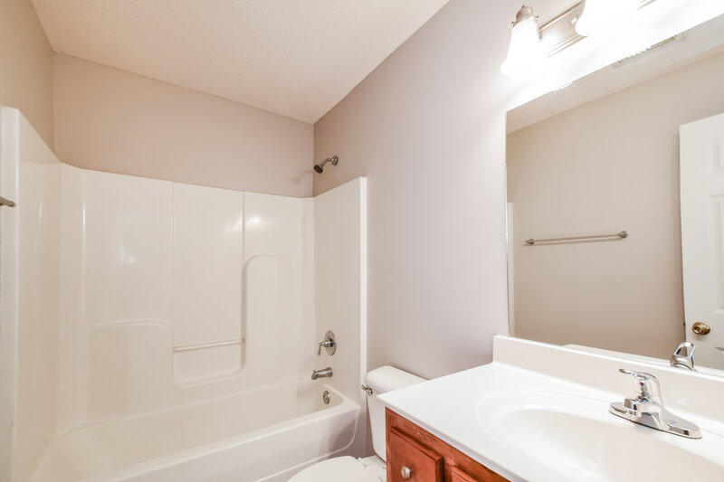 2,225/Mo, 6379 Sandbourne E Olive Branch, MS 38654 Bathroom View