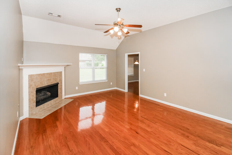 2,520/Mo, 9410 Grove Rd Cordova, TN 38016 Living Room View