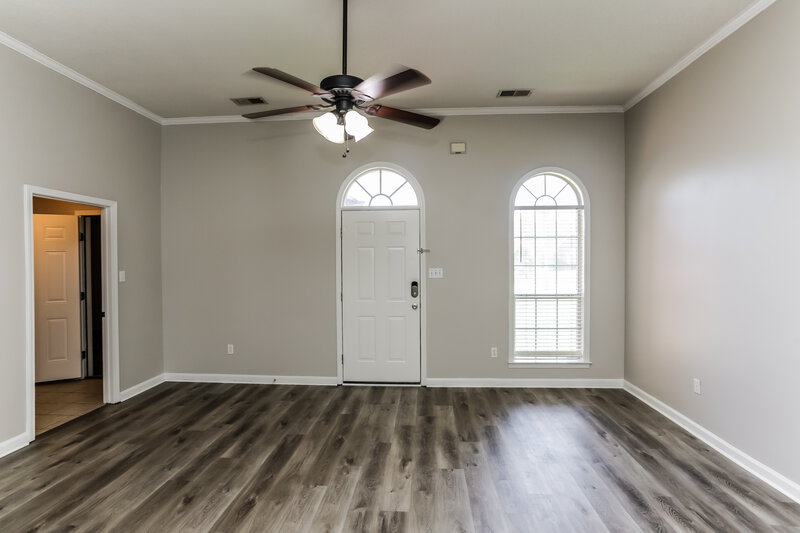 1,710/Mo, 475 N Ericson Rd Cordova, TN 38018 Living Room View