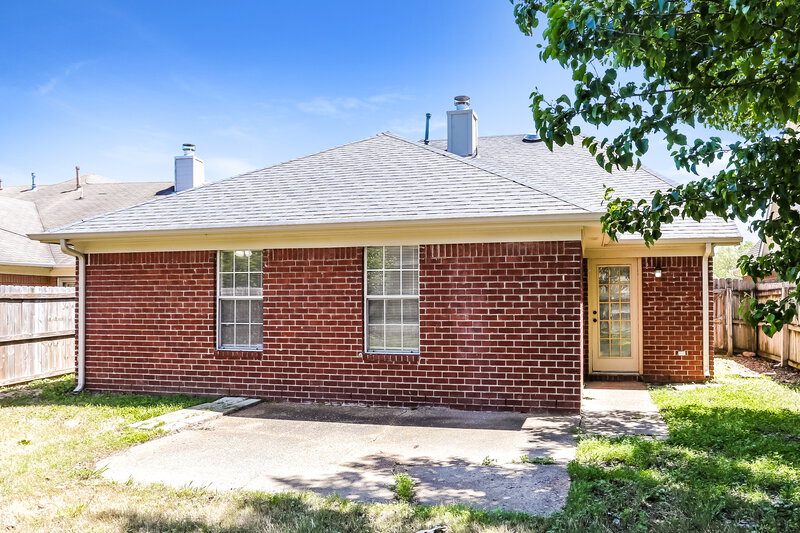 1,710/Mo, 475 N Ericson Rd Cordova, TN 38018 Rear View