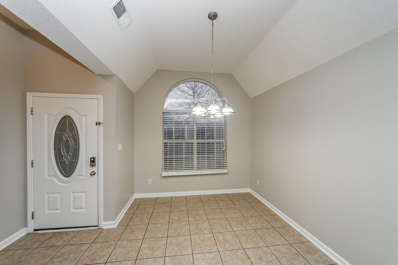 1,870/Mo, 8863 Shellflower Dr Southaven, MS 38671 Dining Room View 2