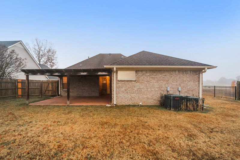 1,870/Mo, 8863 Shellflower Dr Southaven, MS 38671 Rear View